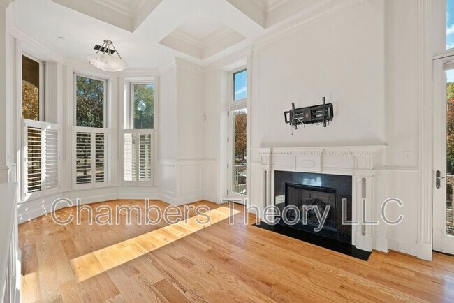 Building Photo - 4 Logan Cir NW