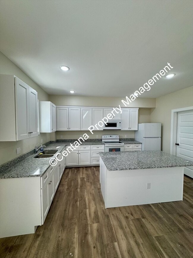 Building Photo - 614 N Alaska St