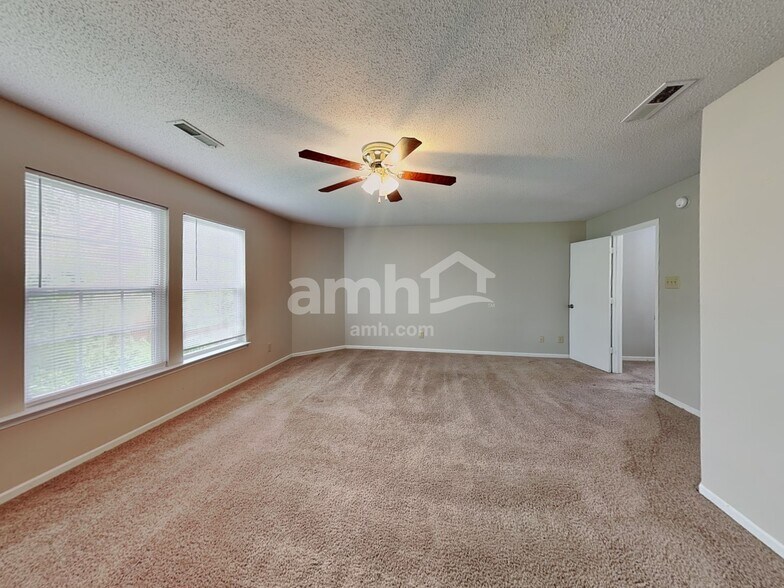Building Photo - 10296 Kings Gap Way