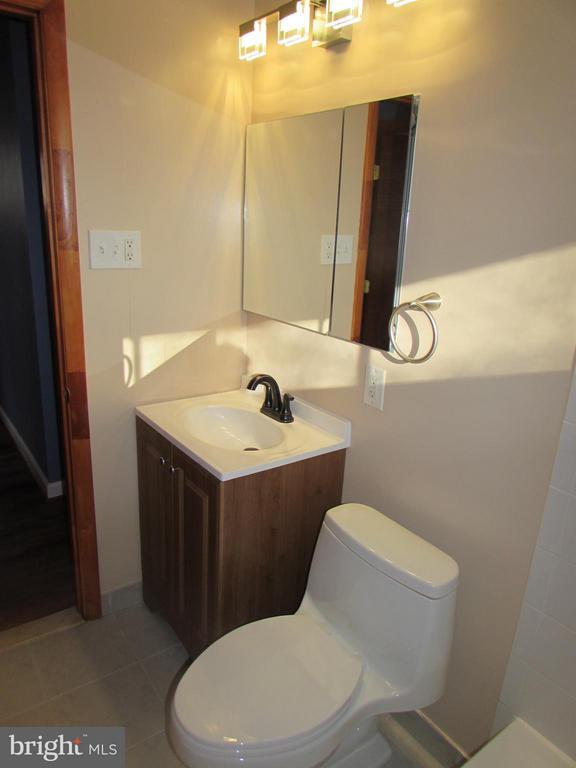 Building Photo - 7305 Charlotte St