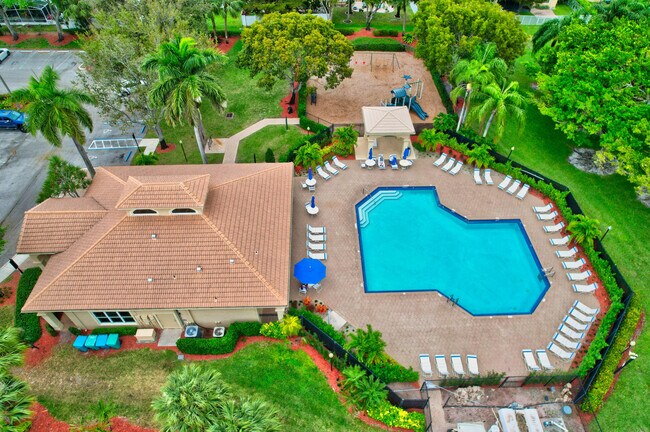 Building Photo - 7076 Middlebury Dr