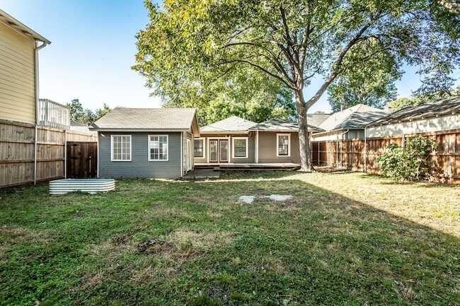 Building Photo - 5406 Worth St