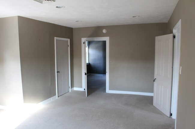 Building Photo - Single Family Home