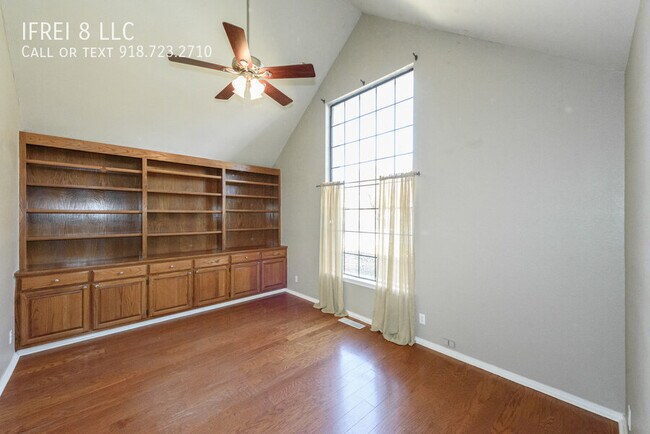 Building Photo - 7746 E 87th St