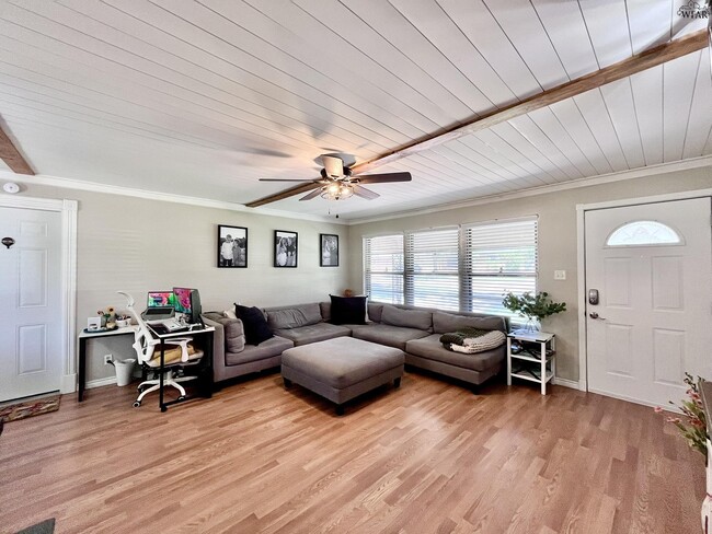 Building Photo - 4722 Florist St