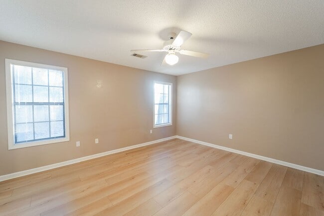 Building Photo - Charming 3 bedroom, 2 bath home that has been updated and is ready to be called home! This home h...