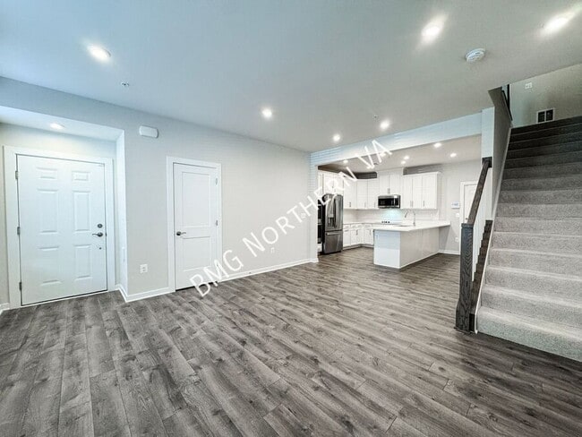 Building Photo - 206 Park Central Ter