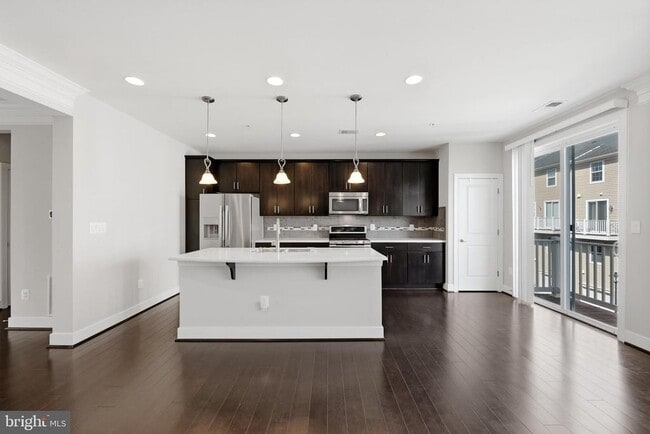 Building Photo - 43976 Vaira Terrace
