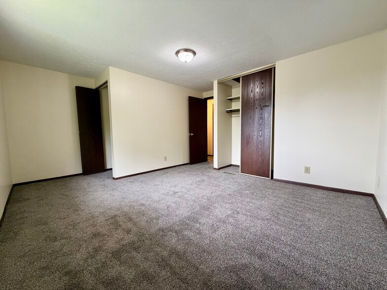 Building Photo - 331 Locke Ave NW