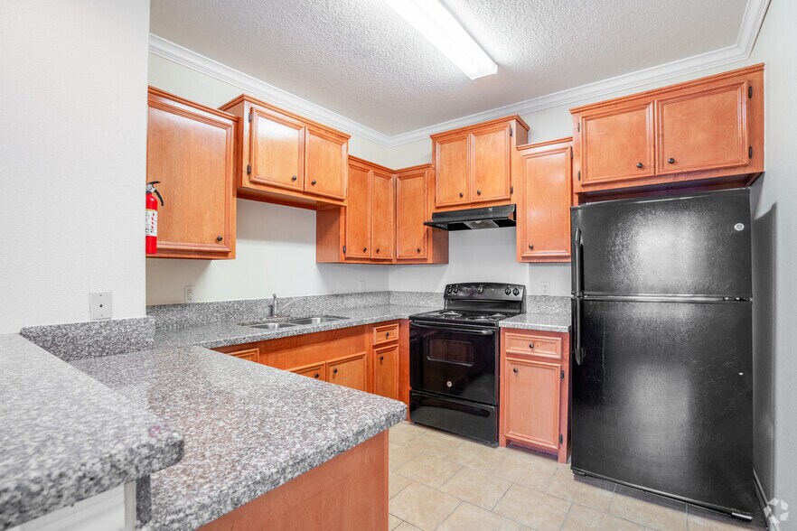 Primary Photo - The Red Rose Of Texas Apartments