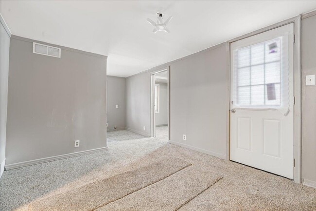 Primary Photo - 2609 Maplewood Ave