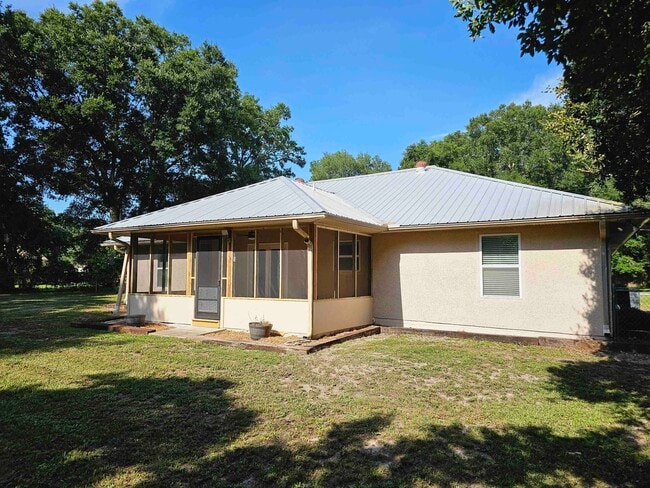 Building Photo - 4225 Oak Ln