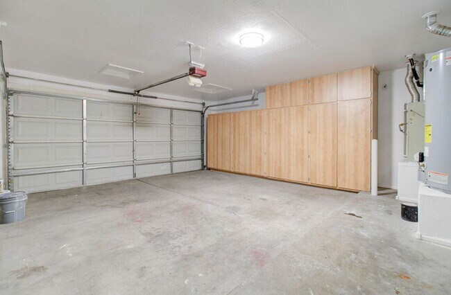 Building Photo - 16745 W Fillmore St