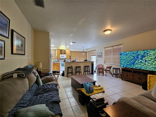 Building Photo - 4653 NW 94th Pl