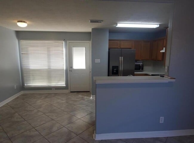 Building Photo - 14927 Diamond Way