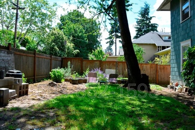 Building Photo - 3958 N Albina Ave