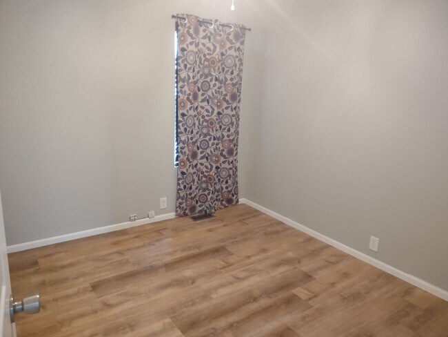 Building Photo - 7226 Bentwater Dr