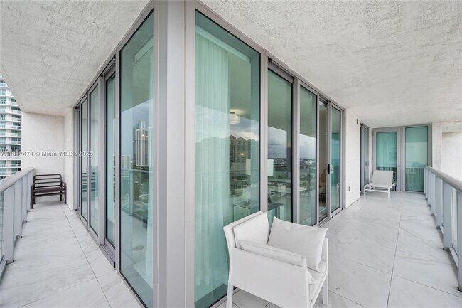 Building Photo - 300 Sunny Isles Blvd
