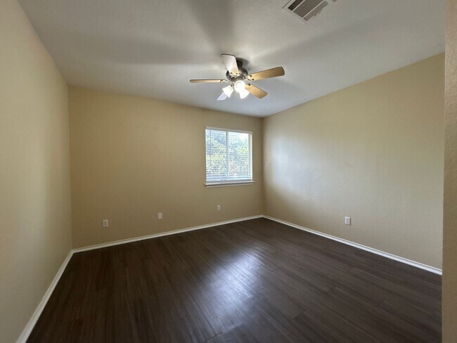 Building Photo - Charming 3BR Home with Modern Comforts and...