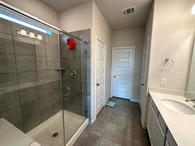 Building Photo - 7076 Silverleaf Oak St