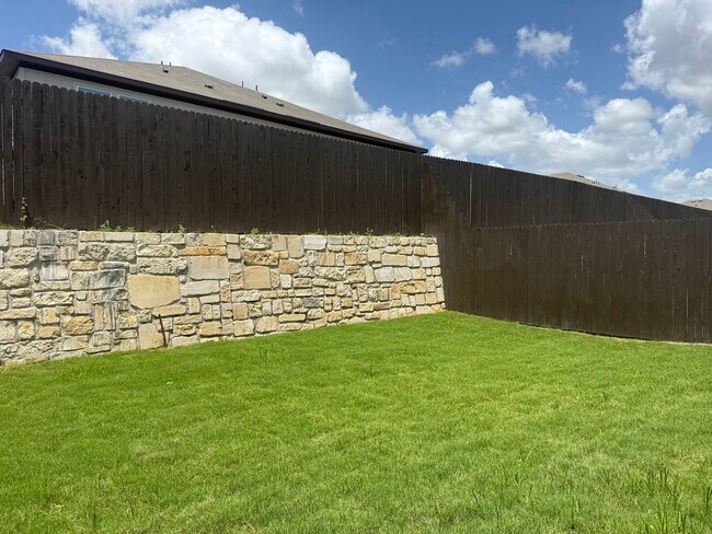 Building Photo - Come and See for Yourself Why Emma Park is...