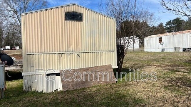 Building Photo - 105 Mike Rd