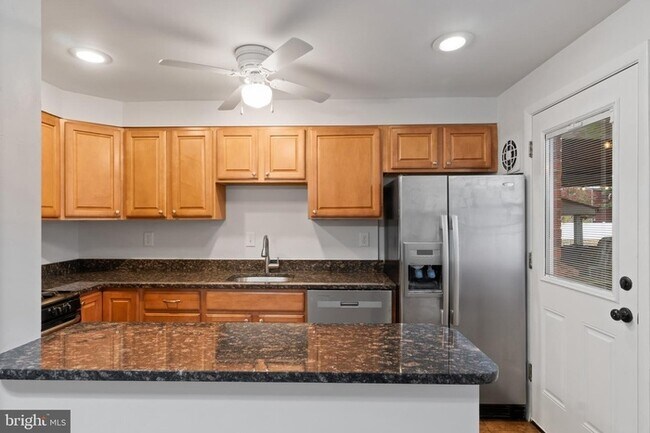 Building Photo - 3 Bedroom Dundalk