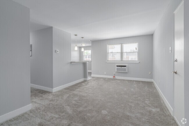 2BR, 1BA - 832SF - Living Room - Rock Hill Apartments