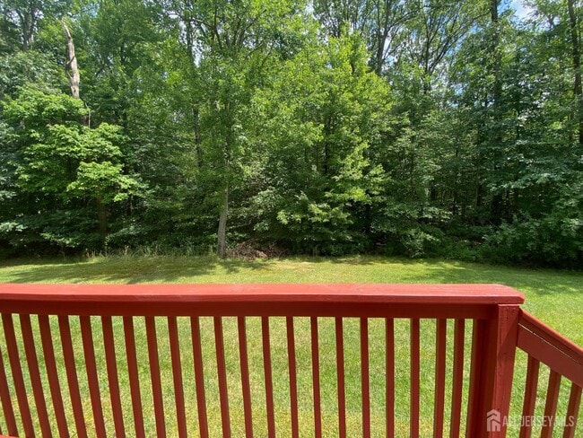 Building Photo - 120 Briarwood Dr