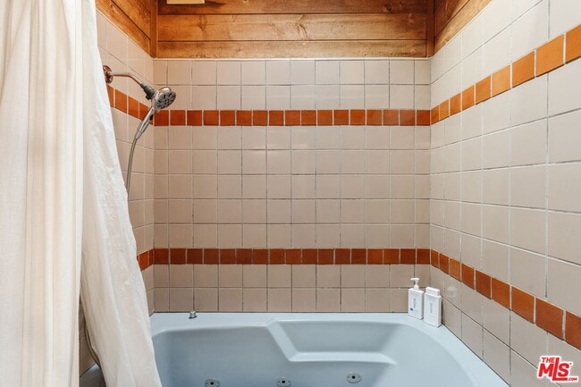 Building Photo - 4450 Alla Rd