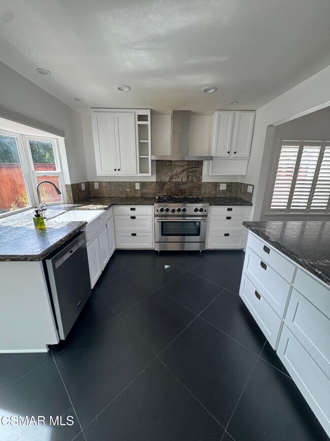 Building Photo - 2479 Rikkard Dr