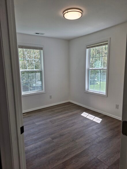 Second bedroom - 405 Baptist Rd