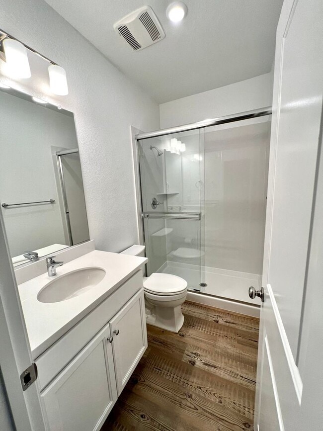 Building Photo - GORGEOUS 4 BED/3BATH IN BRENTWOOD SAVE $10...