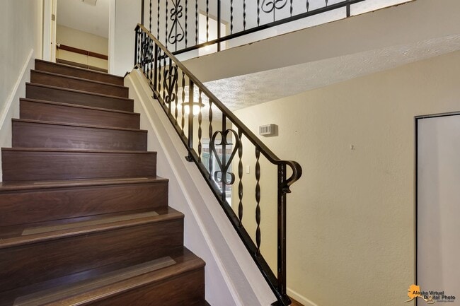 Building Photo - South Anchorage Townhouse for Rent