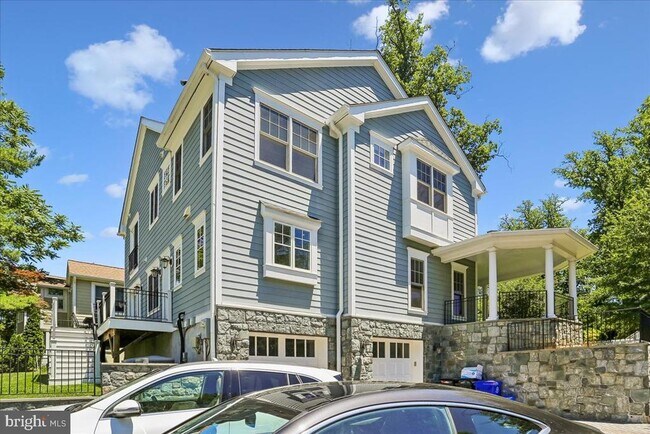 Building Photo - 7800 Radnor Rd