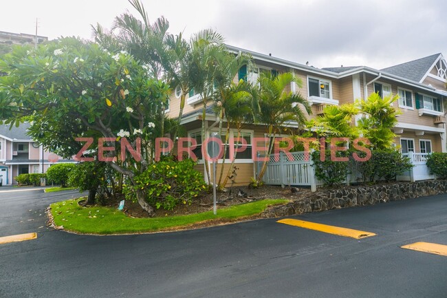 Building Photo - Lalea at Hawaii Kai- 3 bedroom, 2.5 bath t...