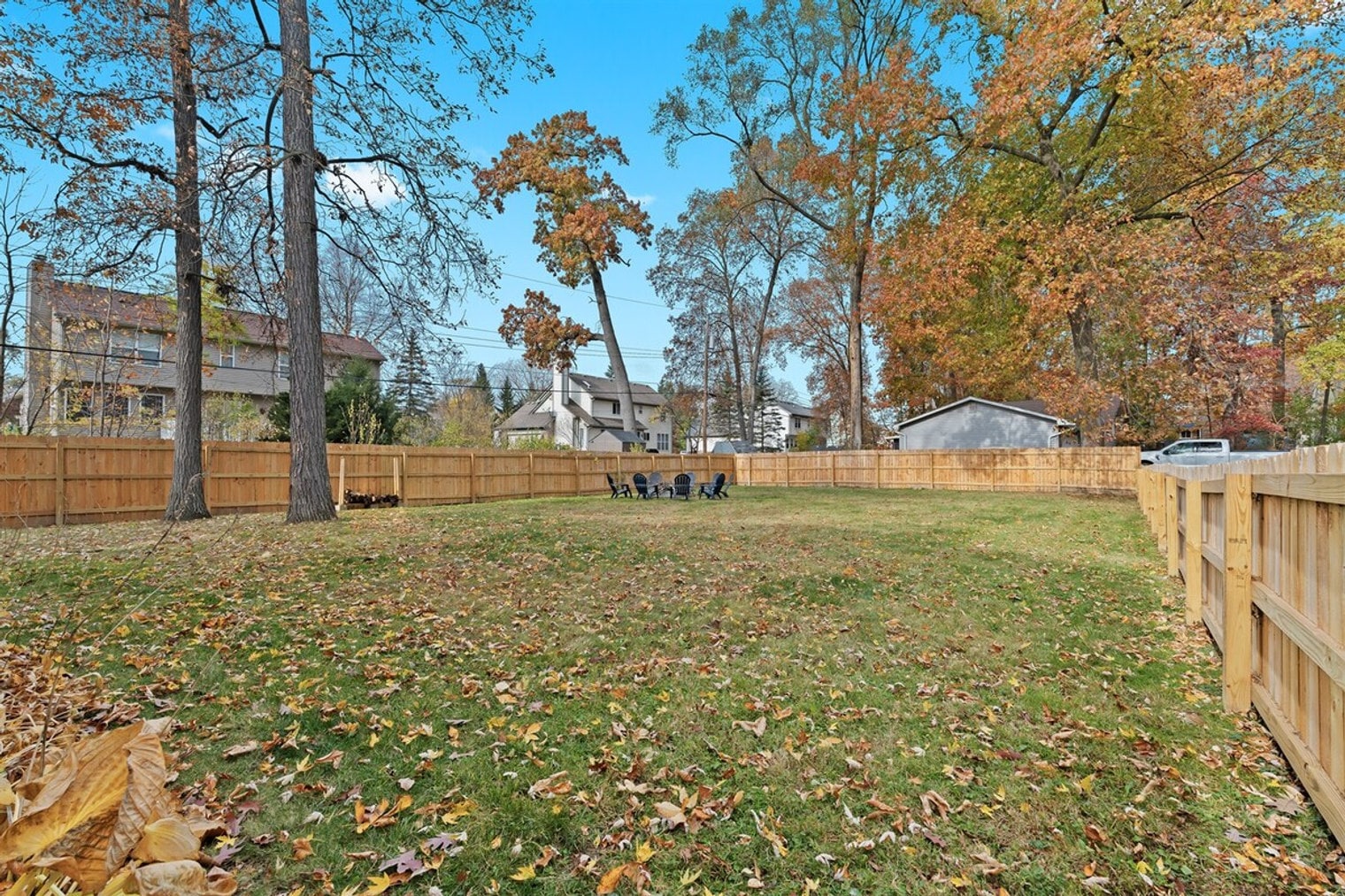 Building Photo - 4575 Oakestia St