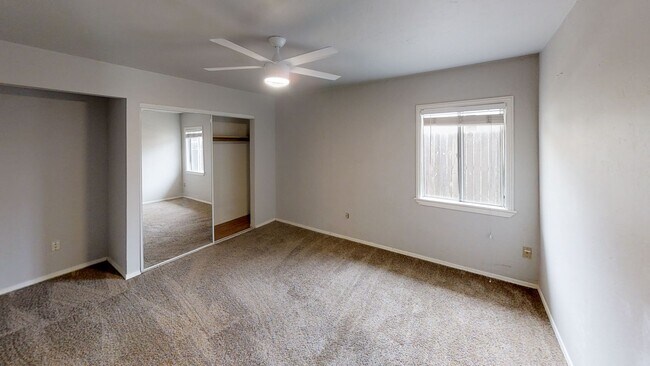 Building Photo - 3BD/2BA, Large Rooms, Patio!