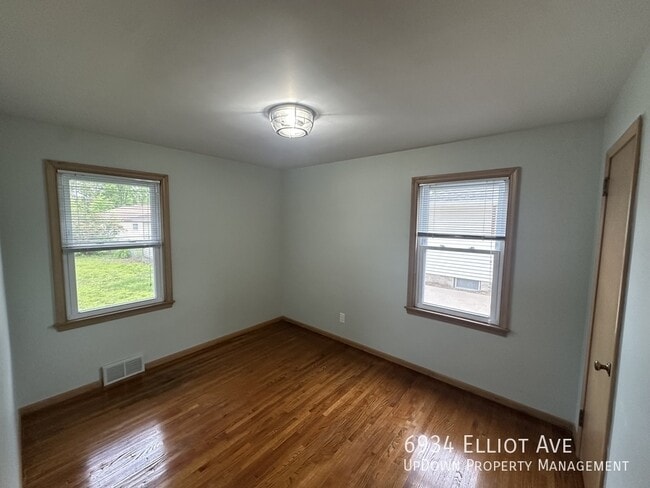 Building Photo - 6934 Elliot Ave
