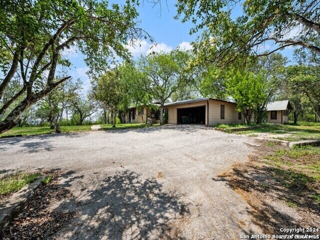 Building Photo - 932 Toepperwein Rd
