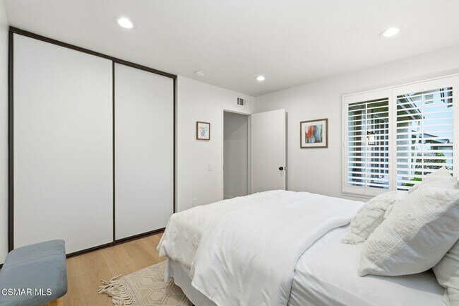 Building Photo - 41040 Village 41