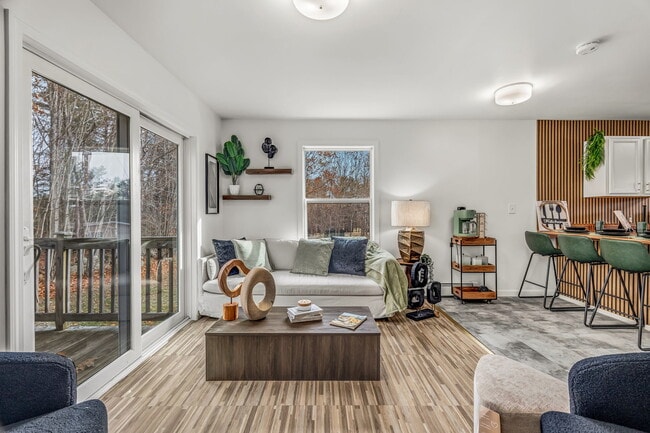 Primary Photo - 114 Cove Rd