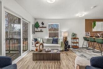 Building Photo - 114 Cove Rd