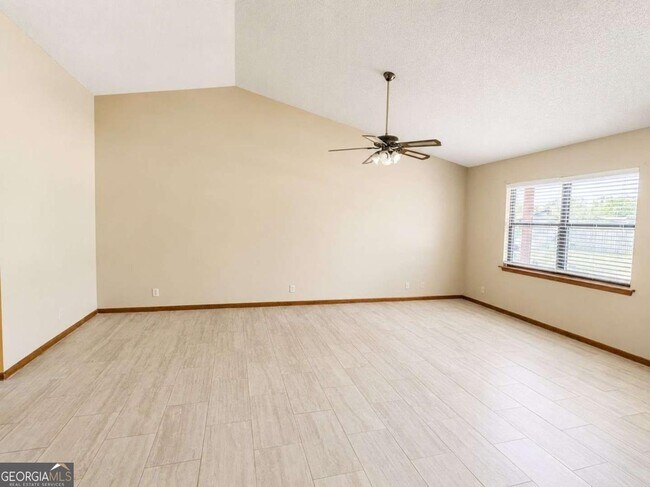 Building Photo - 603 Plantation Village Dr