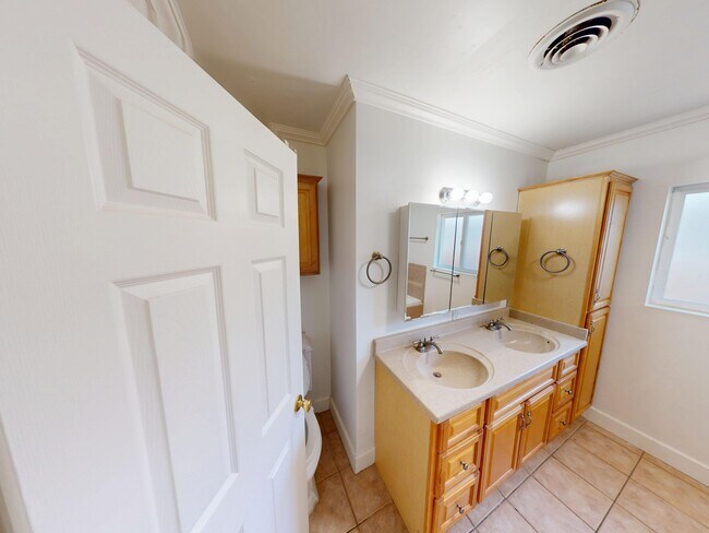 Building Photo - 4933 63rd St