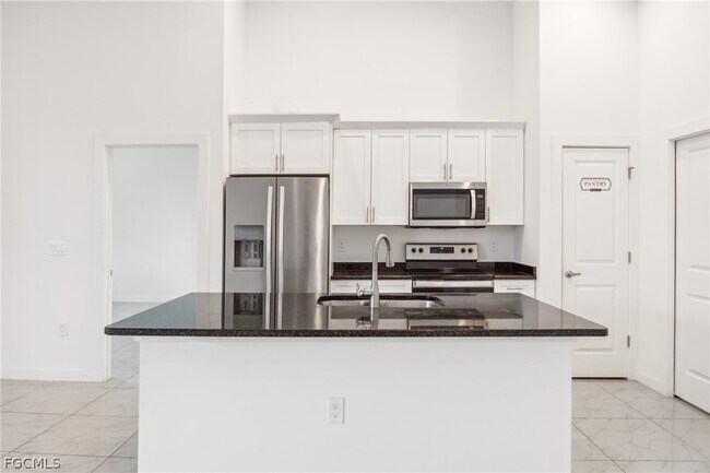 Building Photo - 2725 SW Embers Terrace