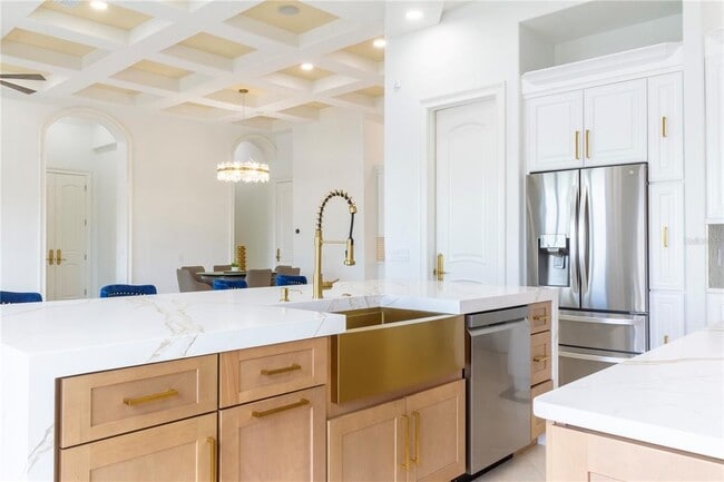 Building Photo - 25 Leeward Island
