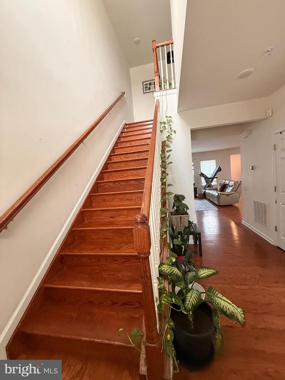 Building Photo - 728 Sun Valley Ct