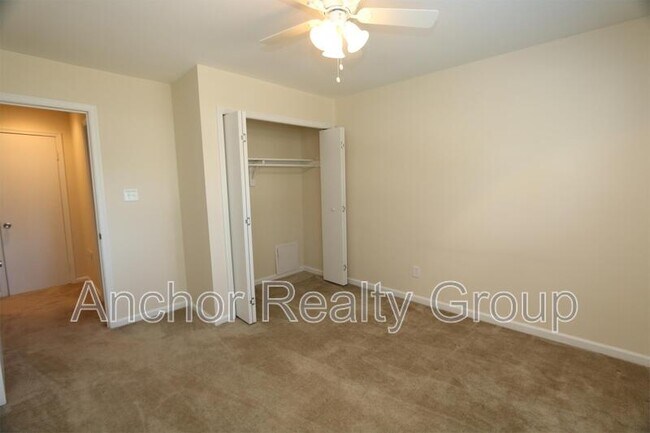 Building Photo - 2226 Sedgewick Dr