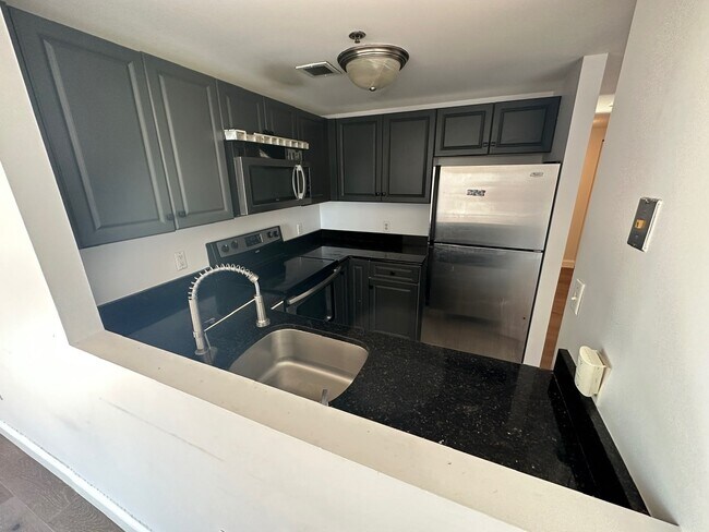 Building Photo - 8 Museum Way